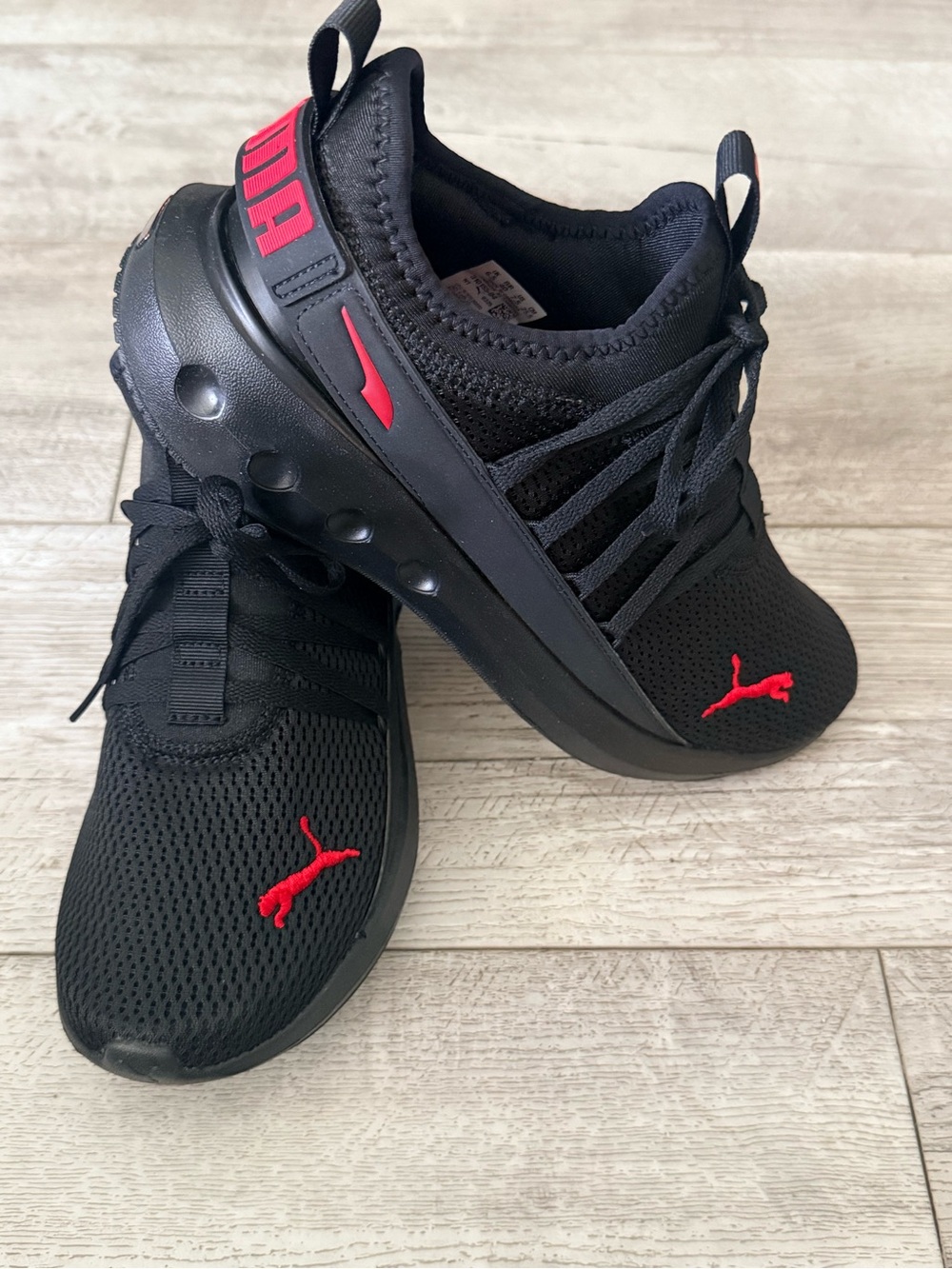 PUMA Softride Carson Fresh Men’s 7.5 Black Red Athletic Sneakers